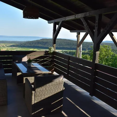 Apartment Panorama Borbirtok *