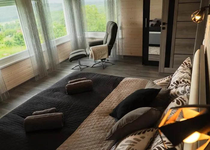 Apartamento Panoráma Borbirtok Mencshely